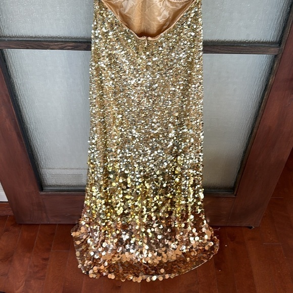 Mac Duggal Thin Strap Cut Out Gown With Ombre Sequins size 10 Sold out size! - Picture 14 of 15